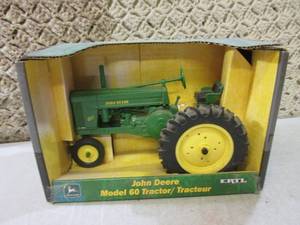 (C-4) Ertl Die-Cast Metal John Deer...