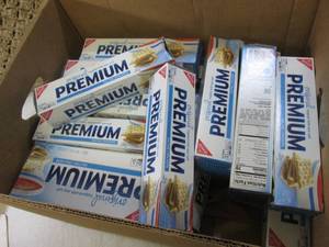 (A-4) Lot of Saltine Crackers Past ...