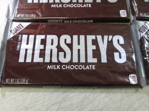 (B-1) 6 Giant Hersheys Milk Chocola...