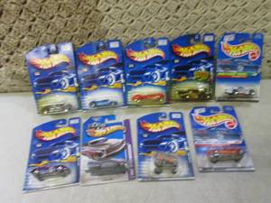 (C-4) Assorted Hot Wheels Cars in P...