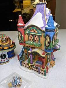 lot 114 image: Hallmark Keepsake Motion Ornament & Dept 56 (Retired) Crayola House