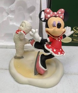 lot 93 image: Fanciful Dept 56 Snowbabies Guest Collection Minnie and Me Skating