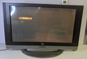 lot 52 image: LG 42PC3D-UE 42 Plasma TV