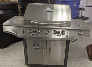 lot 54 image: Smoke N 5-Burner Propane Gas Grill
