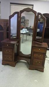 lot 58 image: Antique Vanity Dresser w Full Floor Length Trifold Mirror