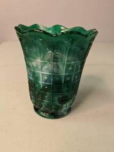 lot 147 image: GreenWhite Imperial Slag Glass Vase