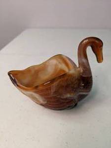 lot 161 image: Caramel Imperial Slag Glass Swan CandyJewelry Dish