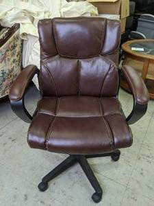 lot 62 image: Leather Executive Chair - Dark Brown - Lot 24