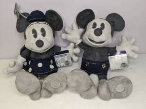 lot 92 image: Whimsical 2011 Genuine Disney Mickey and Minnie Mouse Limited Edition Plush