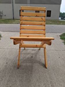 lot 195 image: KC Wood Folding Chair - Horizontal Slats