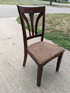 lot 199 image: Classic Wood Chair with Padded Seat