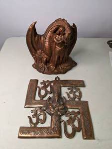 lot 369 image: Gorgeous Swastik Ganesha Wall Decor and Mythical Creature Statue