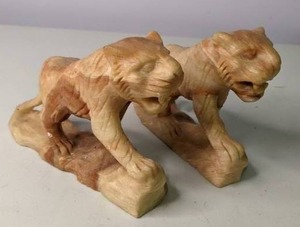 lot 370 image: Set of (2) Unique Tiger Figurines