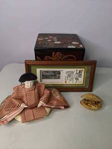 lot 374 image: Beautiful Japanese Home Decor