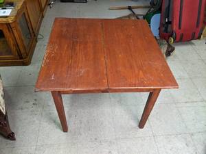lot 235 image: Charming Classic Wood Table