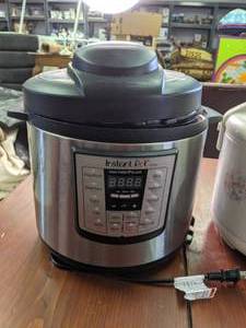 lot 185 image: Instant Pot & Tiger Rice CookerWarmer