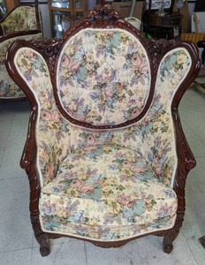 lot 50 image: Antique Victorian Style Chair w Floral Fabric