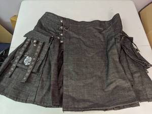 lot 245 image: Damn Near Kilt Em - Mens Kilt (Lot 23)