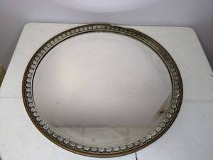 lot 209 image: Classic Round Vintage Mirror