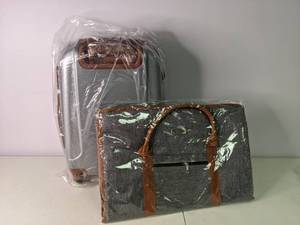 lot 20 image: Brand New Set of (2) Luggage Pieces Garment Bag and Carry-On Suitcase