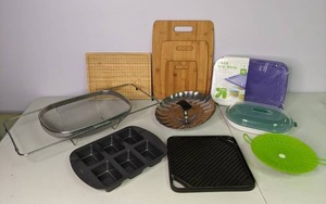 lot 269 image: Lot of (12) Kitchen Items - Cut, Sieve & Store