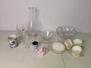 lot 270 image: Lot of (20) Kitchen Items - Saucers & Cups. etc.
