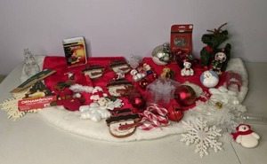lot 275 image: Christmas Decor - Tree Skirt & Ornaments