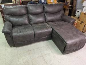lot 232 image: Electric Sofa w Recliner & Chaise.