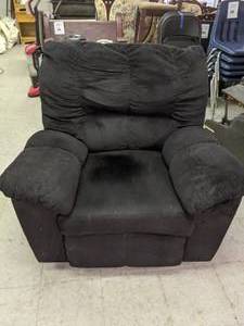 lot 233 image: Black Microfiber Recliner (12)