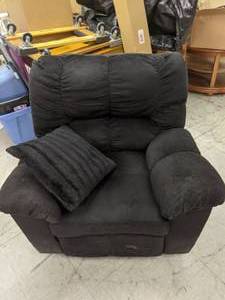 lot 234 image: Black Microfiber Recliner (22)