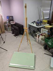 lot 238 image: Back to the Drawing Board Lot - Drafting Table & Easel