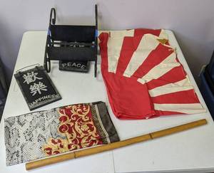lot 289 image: Collection of Classic and Graphic Japanese Wall Art