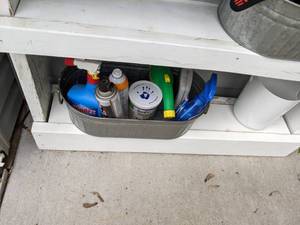 lot 530 image: Beautiful Patio Shelf