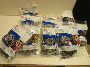 lot 455 image: 3M HALF-FACEPIECE RESPIRATORS - NEW
