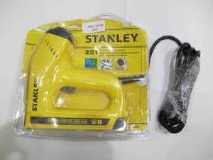 lot 520 image: Stanley 2-in-1 Electric Stapler and Brad Nailer