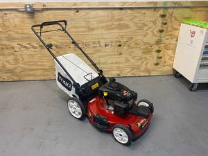lot 22 image: TORO Recycler 22 in. Briggs & Stratton High Wheel Variable Speed Gas Walk Behind Self Propelled Lawn Mower with Bagger