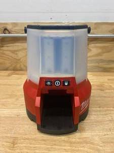 lot 26 image: MILWAUKEE M18 ONE-KEY 18-Volt Lithium-Ion Cordless RADIUS LED Compact Site Light with Twistlock (Tool Only)