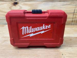 lot 35 image: MILWAUKEE Hole Dozer General Purpose Bi-Metal Hole Saw Set (9-Piece)