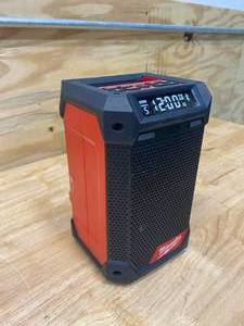 lot 54 image: MILWAUKEE M12 12-Volt Lithium-Ion Cordless BluetoothAMFM Jobsite Radio.  Tool Only.
