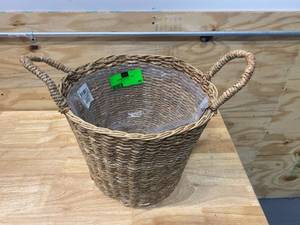 lot 96 image: 14.5 in. Dia x 16 in. H Straight Sided Twisted Lampakanay Basket