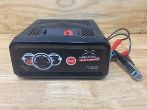 lot 61 image: SCHUMACHER Battery Charger and Maintainer - 80A20A, 12V - For Car, SUV, and Small Truck Batteries