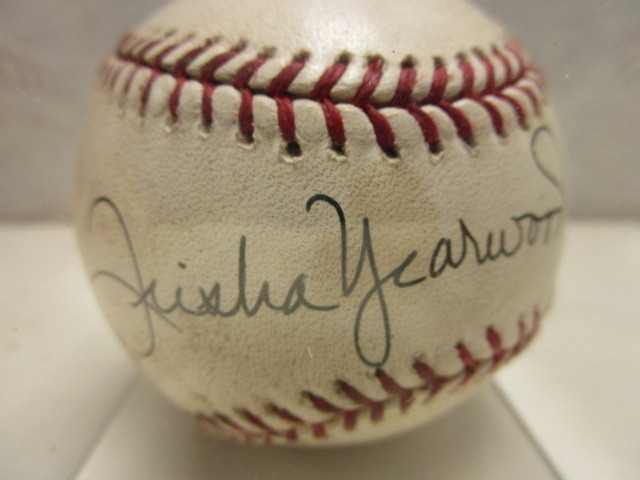 lot 454 image: TRISHA YEARWOOD AUTOGRAPHED MAJOR LEAGUE BASEBALL
