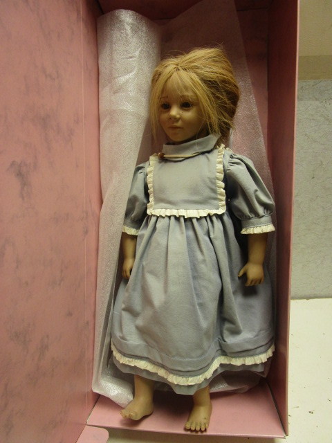 lot 618 image: VINTAGE AMERICAN HEARTLAND COLLECTION TONI DOLL, BY ANNETTE HIMSTEDT