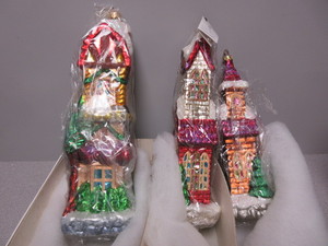 lot 358 image: CHRISTOPHER RADKO LIMITED EDITION HOME FOR THE HOLIDAYS SERIES SUGAR HILL II HOLIDAY ORNAMENTS