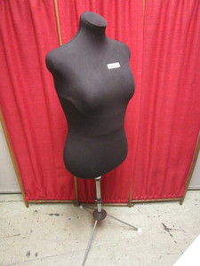 lot 433 image: ATHENA ADJUSTABLE DRESS FORM