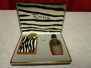 lot 441 image: RIGAUD CAR AIR FRESHENER SET