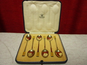lot 442 image: MAPPIN & WEBB LTD BOXED STERLING AND ENAMEL DEMITASSE SPOONS WBOX