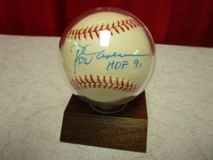 lot 448 image: ROD CAREW HOF 91 AUTOGRAPHED BASEBALL WITH BALL HOLDER DISPLAY STAND AND BOX