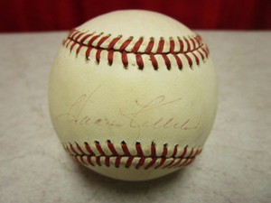 lot 452 image: HARMON KILLEBREW AUTOGRAPHED AUTHENTIC AMERICAN LEAGUE RAWLINGS BASEBALL