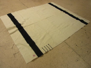 lot 467 image: HUDSONS BAY BLANKET, 100% WOOL, MADE IN ENGLAND, 6 x 8